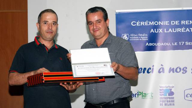 Cérémonie de remise des prix au lauréats de l&rsquo;université part04