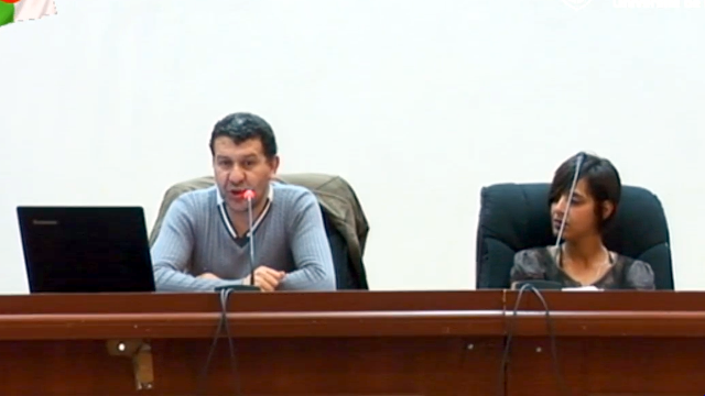 Débat autour de la conférence animée par M. LARABI Samir