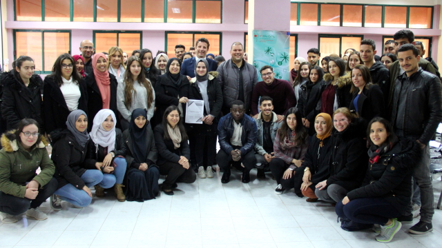 Présentation est cadre juridique des entreprises par Dr. MEKHMOUKH Sakina
