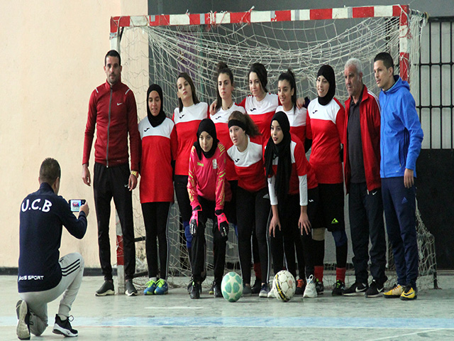 Reportage sur le Championnat National Universitaire du Football Féminin.
